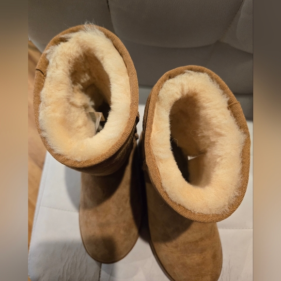 UGG Cozy Tan Shearling-Lined Women's Boots - Picture 3 of 12